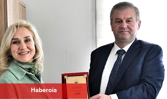 Osmangazi'de en çevreci muhtar ve öğrencilere plaket - Haberois Osmangazi'de en çevreci muhtar ve öğrencilere plaket