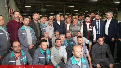 Bakan Akar ile Büyükkılıç'tan mobilyacılarla sahur - Haberois Bakan Akar ile Büyükkılıç'tan mobilyacılarla sahur