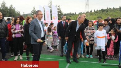 Bakan Kasapoğlu, depremzede çocuklarla tenis oynadı - Haberois Bakan Kasapoğlu, depremzede çocuklarla tenis oynadı
