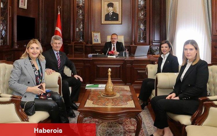 Bursa Vizyonu Raporu Vali Canbolat'a sunuldu - Haberois Bursa Vizyonu Raporu Vali Canbolat'a sunuldu