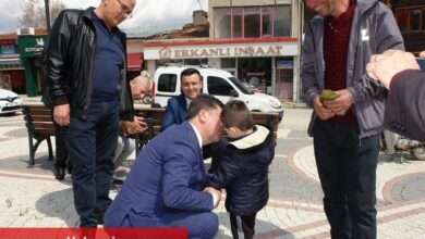 CHP’li Tüzün Pazaryeri'nde vatandaşla bayramlaştı