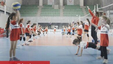 Deprem çocukları voleybolla gülecek - Haberois Deprem çocukları voleybolla gülecek