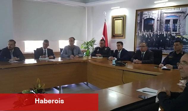 Foça'da Kaymakam Türköz Başkanlığında Seçim Güvenliği ve Koordinasyon Toplantısı Yapıldı - Haberois Foça'da Kaymakam Türköz Başkanlığında Seçim Güvenliği ve Koordinasyon Toplantısı Yapıldı