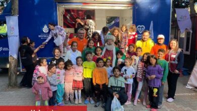 İzmitliler Hatay'da depremzedelerin yaralarını sarmaya devam ediyor - Haberois İzmitliler Hatay'da depremzedelerin yaralarını sarmaya devam ediyor