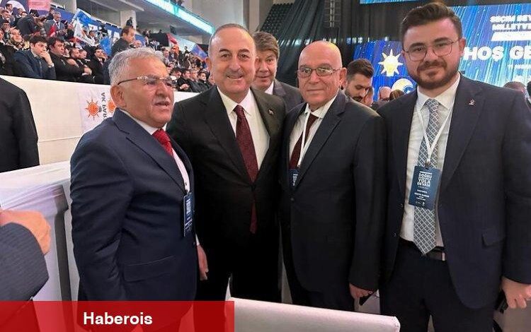 Memduh Büyükkılıç vekil adaylarının yanında - Haberois Memduh Büyükkılıç vekil adaylarının yanında
