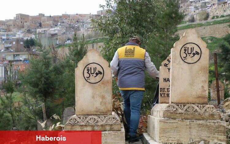 Ramazan Bayramı öncesi mezarlıklarda bakım zamanı - Haberois Ramazan Bayramı öncesi mezarlıklarda bakım zamanı