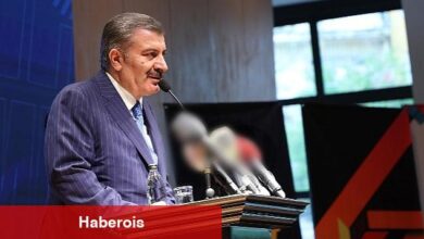 Sağlık Bakanı Koca Taş Bina Kültür ve Sanat Merkezi'nde Gençlerle Buluştu