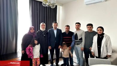 Selçuk Bayraktar ile eşi Sümeyye Erdoğan depremzede ziyaretinde bulundu - Haberois Selçuk Bayraktar ile eşi Sümeyye Erdoğan depremzede ziyaretinde bulundu