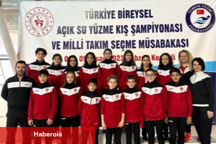 Yüzme takımı gururlandırdı