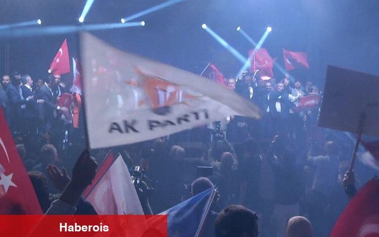 AK Parti Bursa'dan seçim kutlaması (CANLI)