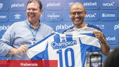 Alex de Souza'yı gönderdiler