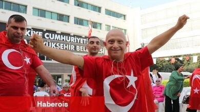 Antalya Büyükşehir'den özel gençlere davullu zurnalı asker uğurlaması