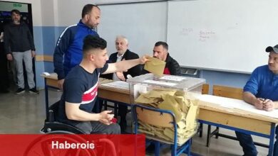Bağcılar'da engelliler sandığa araçlarla götürüldü - Haberois Bağcılar'da engelliler sandığa araçlarla götürüldü