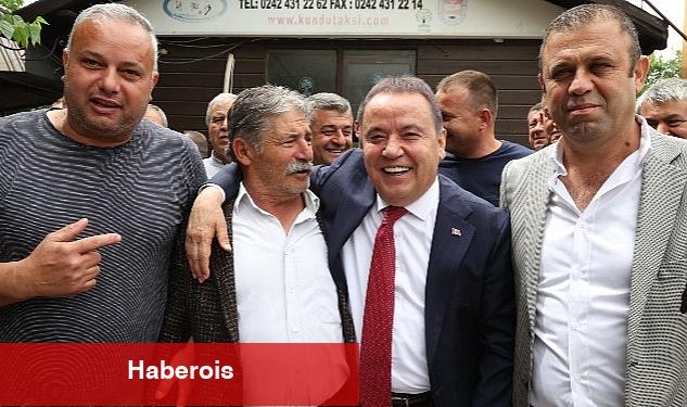 Başkan Böcek Trafik Kontrol Merkezi'ni ziyaret etti