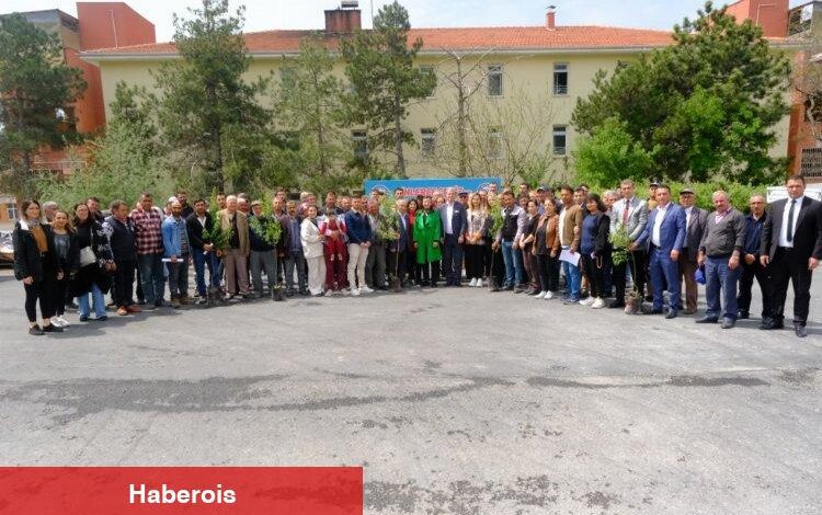 Genç çiftçilere badem desteği - Haberois Genç çiftçilere badem desteği