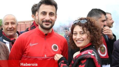 Gençlerbirliği taraftarı, futbolculara Cumhuriyet altını ikram etti - Haberois Gençlerbirliği taraftarı, futbolculara Cumhuriyet altını ikram etti