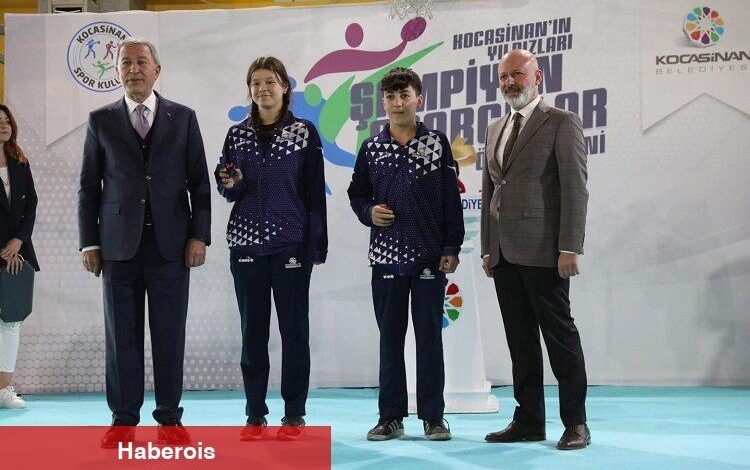 Kayseri Kocasinan başarılı sporcuları ödüllendirdi