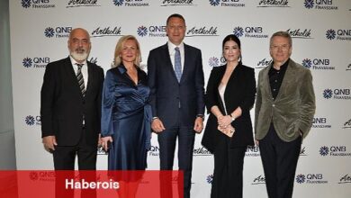 'Kırılma Noktası: Hikâyenin Sonunu Sen Yaz' sergisi iş ve sanat dünyasını Kristal Kule'de buluşturdu