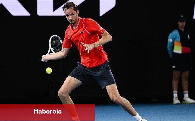 Medvedev'den son 16'da veda - Haberois Medvedev'den son 16'da veda