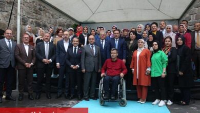 Memduh Büyükkılıç'a 'Çiçek' gibi övgü - Haberois Memduh Büyükkılıç'a 'Çiçek' gibi övgü