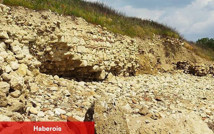 Tarihi kale kalıntıları yok oluyor - Haberois Tarihi kale kalıntıları yok oluyor