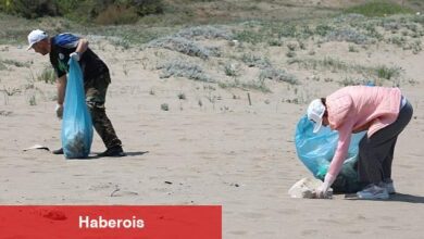 Uzunkum Sahili'nde kıyı temizliği yapıldı - Haberois Uzunkum Sahili'nde kıyı temizliği yapıldı