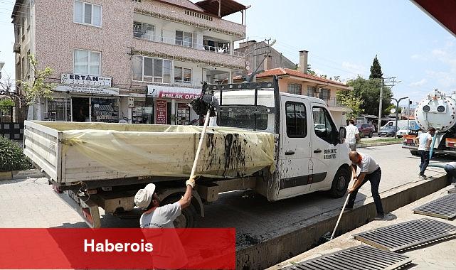 Burhaniye'de mazgal ve kanal temizliği devam ediyor 