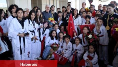 Dünya şampiyonu Tekvando Ulusal Kadrosu yurda döndü - Haberois Dünya şampiyonu Tekvando Ulusal Kadrosu yurda döndü