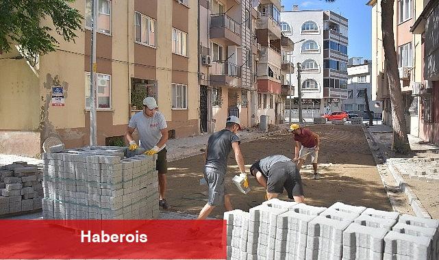 Edremit'te sokaklar parke taşlar ile örülüyor - Haberois Edremit'te sokaklar parke taşlar ile örülüyor