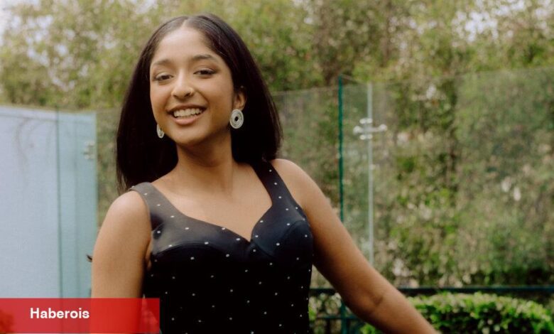Maitreyi Ramakrishnan Okulu Bitirdi. Her neyse, televizyonda.