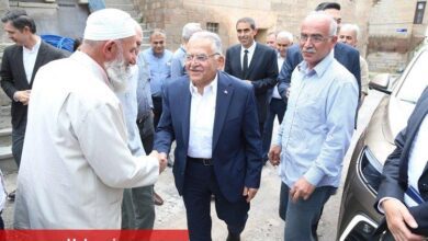 Memduh Büyükkılıç vatandaşlarla kucaklaştı - Haberois Memduh Büyükkılıç vatandaşlarla kucaklaştı