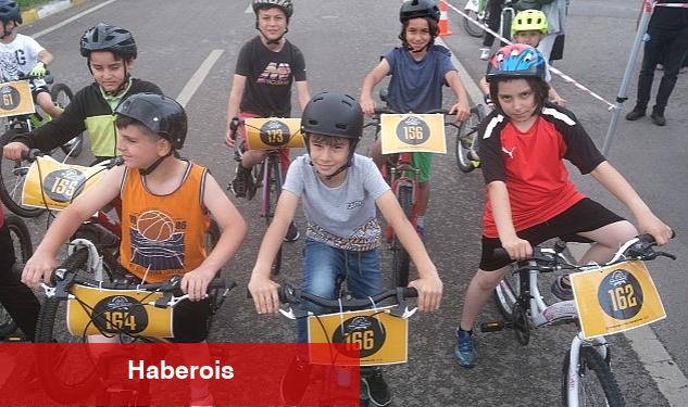 Minik ve genç pedallar Sekapark'ta çevrildi - Haberois Minik ve genç pedallar Sekapark'ta çevrildi