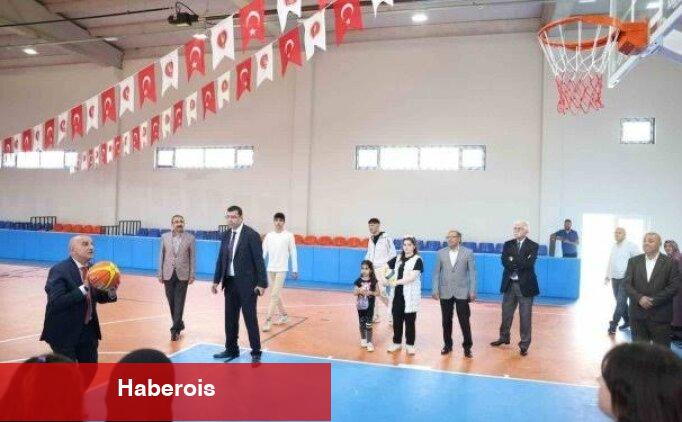 Naim Süleymanoğlu Kapalı Spor Salonu hizmete açıldı - Haberois Naim Süleymanoğlu Kapalı Spor Salonu hizmete açıldı