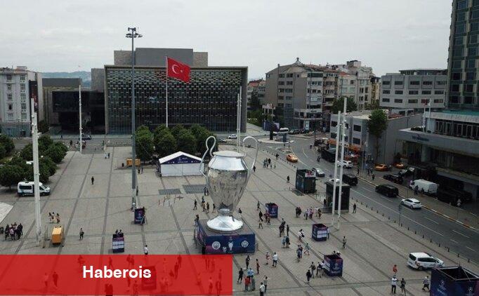 Şampiyonlar Ligi'nin dev maketi Taksim'de - Haberois Şampiyonlar Ligi'nin dev maketi Taksim'de