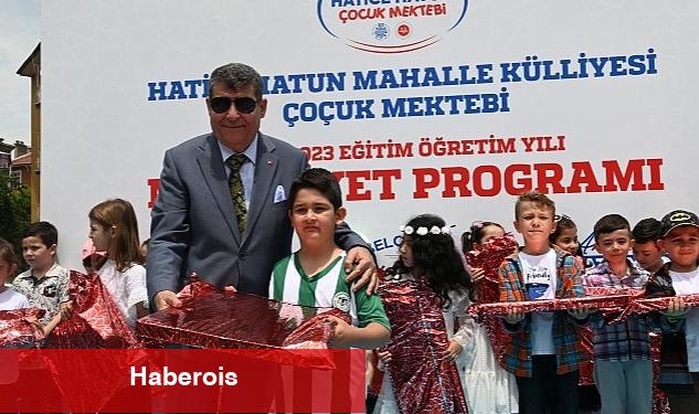 Selçuklu Belediyesi Hatice Hatun Külliyesi Çocuk Mektebinde 4-6 yaş grubunda eğitim alan öğrenciler için mezuniyet töreni düzenledi