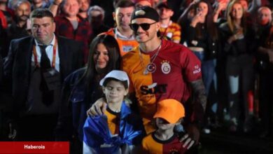 Simge Sağın ve Icardi düeti Galatasaray'ın şampiyonluk kutlamasında dört bir yanda yankılandı! - Haberois Simge Sağın ve Icardi düeti Galatasaray'ın şampiyonluk kutlamasında dört bir yanda yankılandı!