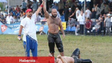 Türkiye Yağlı Güreş Ligi'nde başpehlivan Orhan Okulu tepede yer alıyor