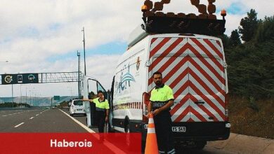 Yolları açık tutan otoyol çalışanlarının güvenliği sürücülerin elinde