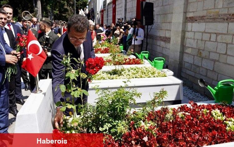 15 Temmuz Şehitleri İBB önünde anıldı - Haberois 15 Temmuz Şehitleri İBB önünde anıldı