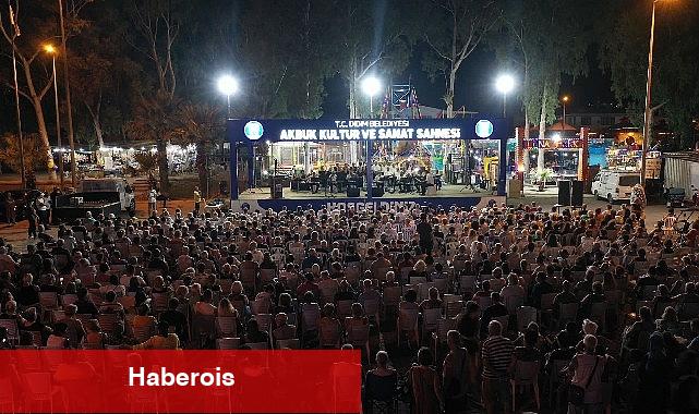 Akbük Türk Sanat Müziği Derneği'nin yaz konseri büyük beğeni topladı - Haberois Akbük Türk Sanat Müziği Derneği'nin yaz konseri büyük beğeni topladı