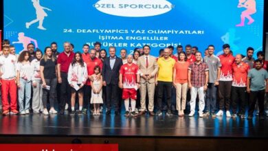 Başarılı sporculara 2,6 milyon lira ödül - Haberois Başarılı sporculara 2,6 milyon lira ödül