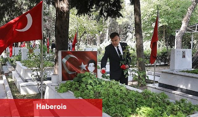 DEÜ Rektör Yardımcısı Prof. Dr. Tanarslan: Demokrasi Şehitlerimizi Rahmetle Anıyoruz - Haberois DEÜ Rektör Yardımcısı Prof. Dr. Tanarslan: Demokrasi Şehitlerimizi Rahmetle Anıyoruz
