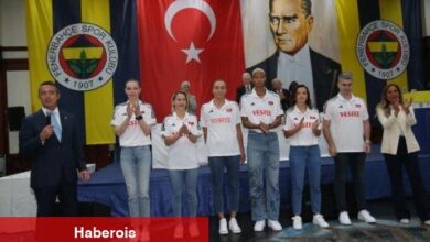 Filenin Sultanları, Fenerbahçe Yüksek Divan Konseyi toplantısında alkışlandı - Haberois Filenin Sultanları, Fenerbahçe Yüksek Divan Konseyi toplantısında alkışlandı