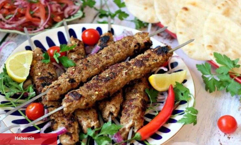 Hatay'ın meşhur şiş kebabı nasıl yapılır? Hatay Çöp şiş tanımı - Haberois Hatay'ın meşhur şiş kebabı nasıl yapılır? Hatay Çöp şiş tanımı