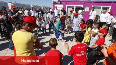 Koç Holding, Kahramanmaraş merkezli depremlerin ardından bölgede ilk günden bu yana yürüttüğü kapsamlı çalışmaları aralıksız sürdürüyor.