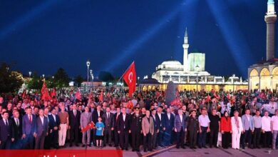 Konyalılar Mevlana Meydanı'nda toplandı