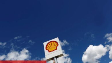 Shell, kârı düşse de hisse geri alımını artırma sözü verdi