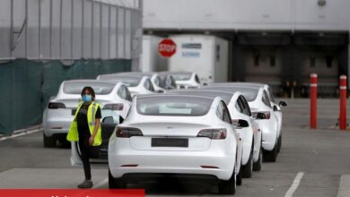 Tesla, tesis genişlemesini tartışmak üzere Alman vatandaşlarıyla bir araya gelecek