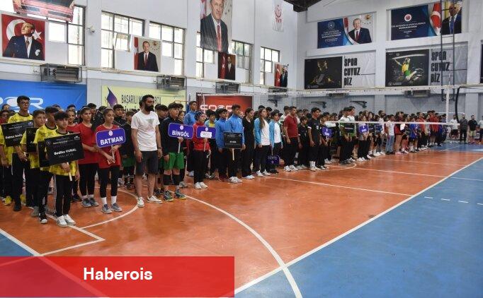Voleybol karşılaşmaları Şırnak'ta başladı - Haberois Voleybol karşılaşmaları Şırnak'ta başladı