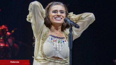 Yıldız Tilbe'den sahneden şaşırtan hareket! Peruğunu çıkarıp... - Haberois Yıldız Tilbe'den sahneden şaşırtan hareket! Peruğunu çıkarıp...